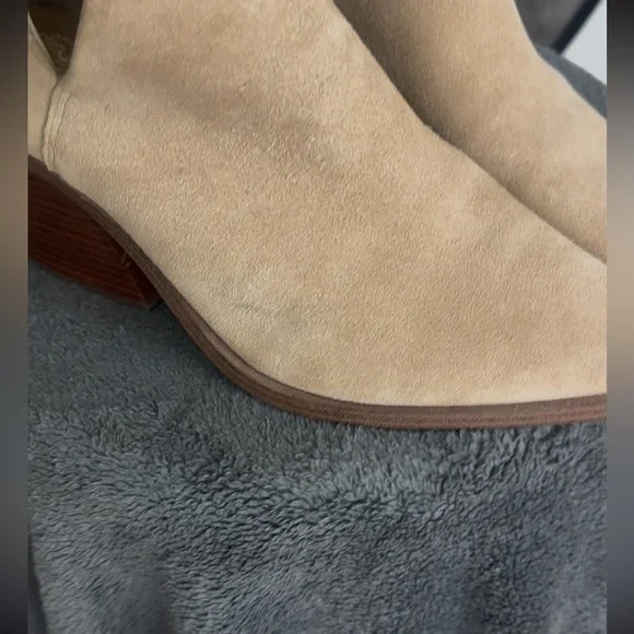 Vince Camuto Tan Suede Western Ankle Boots | Block Heel | Size 9.5 - Picture 3 of 11